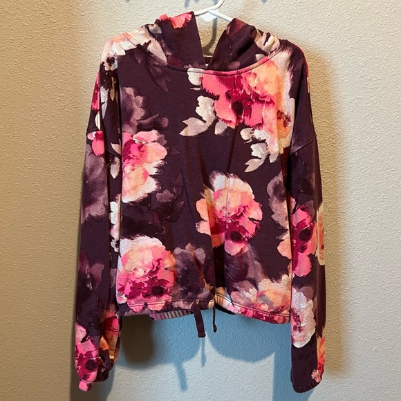 Old Navy size m (8) pull over floral hoodie with drawstring bottom